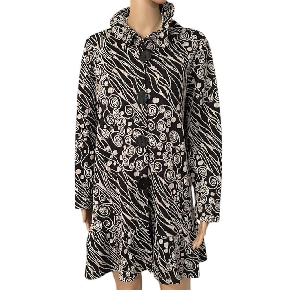 Moonlight Y&S USA Women’s Size Large Black & White Artsy Abstract Button up Top